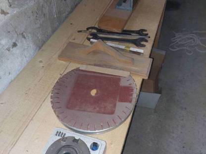 Bild 5:Tischfräse mit Vorschub