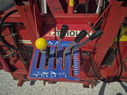 Bild 5:Trioliet Masterbuster RL, Doppelmesser für Grassilage