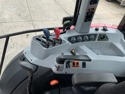 Bild 4:2018 Valtra A134