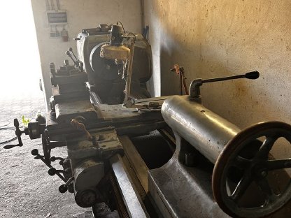 Bild 2:MVE 280 Drehbank