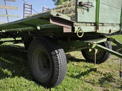 Bild 3:Zweiachs-Anhänger