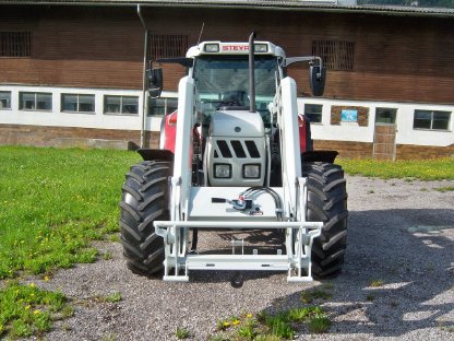 Bild 5:STEYR 9094 A mit HAUER XB 90 Topzustand