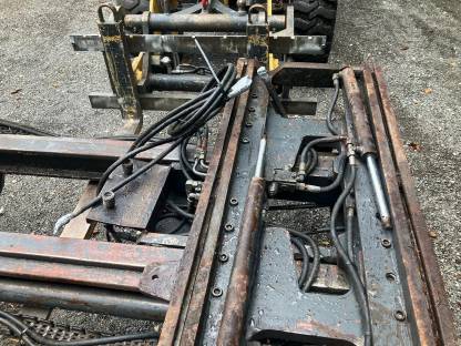 Bild 2:Hubmasten Heckstapler Linde