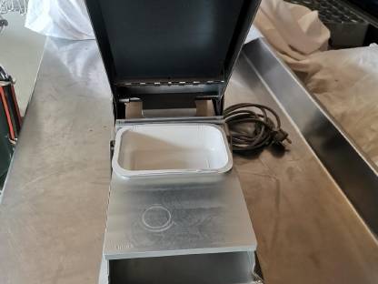 Bild 6:Siegelmaschine, Schalensiegler, Duniform DF 20