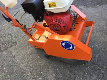 Bild 3:Fugenschneider Göls FS 170 S