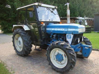 Ford Allrad Traktor 3610