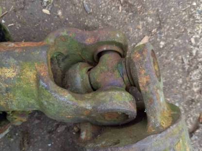 Bild 3:Defekte Gelenkwelle, ca. 1 m lang