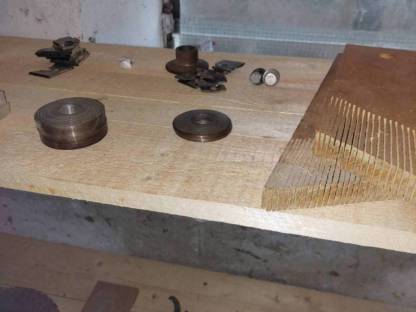 Bild 7:Tischfräse mit Vorschub