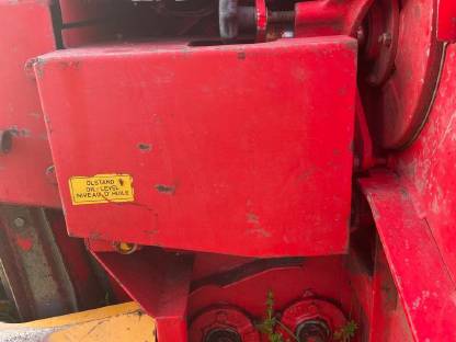 Bild 5:Pöttinger Einzelreiher Maishäcksler GT