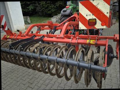 Bild 2:Kuhn Cultimer 300T