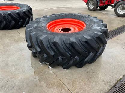 Bild 2:Kompletträder für Claas Medion