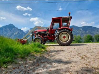 Bild 5:IHC 434 mit Hydrac Frontlader