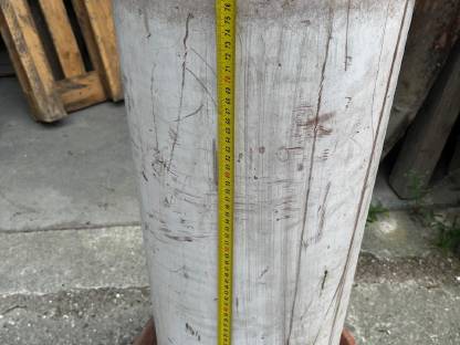 Bild 3:Futtersilo für Hühner