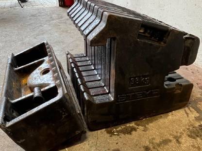Bild 2:Frontgewicht für Steyr 9000 Serie