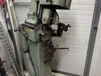 Bild 2:Schleifautomat für Kreissägeblätter