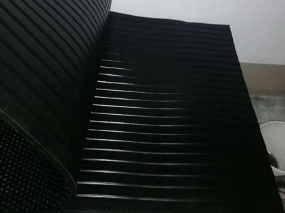 Bild 4:Gummimatten, Bodenschutzmatten, Pferdeanhänger Boden