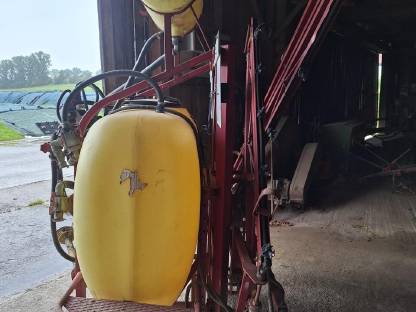 Bild 4:Pflanzenschutzspritze Hardi NK 800