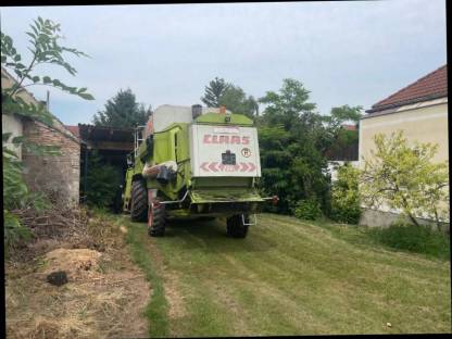 Bild 3:Claas Mega 204