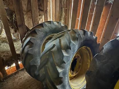 Bild 2:Verkaufe Kompletträder für John Deere