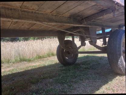 Bild 2:Traktor Anhänger