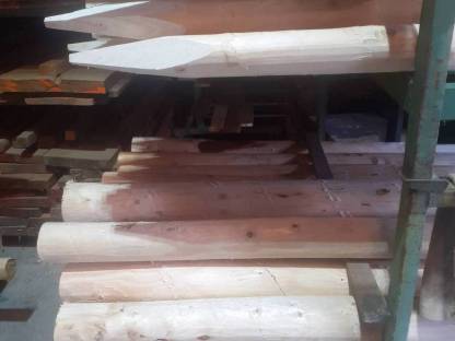 Bild 3:Holzpflöcke halbiert