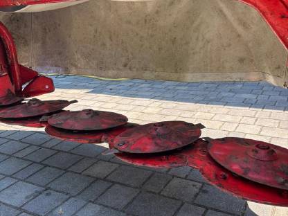 Bild 4:Mähwerk Kuhn GMD55