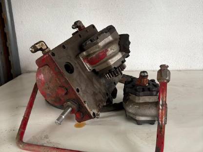 Bild 2:Diverse Hydr. Teile IHC