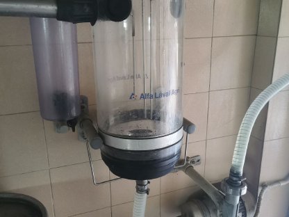 Bild 2:Rohrmelkanlage DeLaval mit Kühlaggregat und 300 l Milchtank