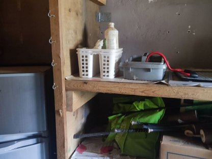 Bild 4:Massives Holzregal – handgefertigt, stabil & praktisch