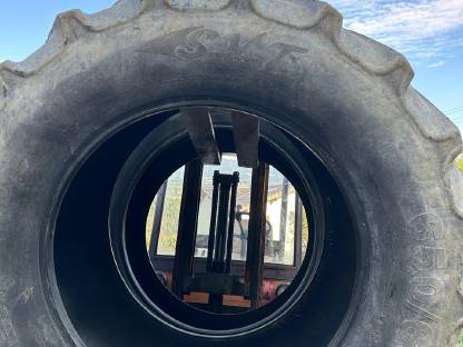 Bild 4:Reifen 650/65R38.    Reifen 540/65R28