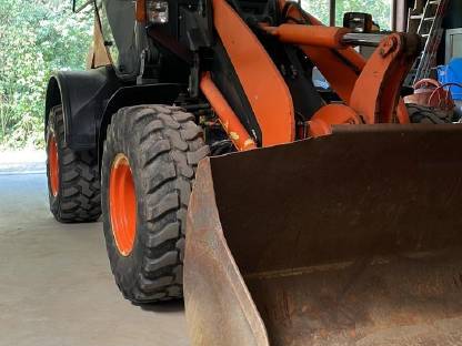 Bild 3:Komatsu WA100-M6 mit Straßenzulassung