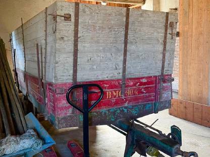 Bild 3:Miststreuer/Abschiebewagen