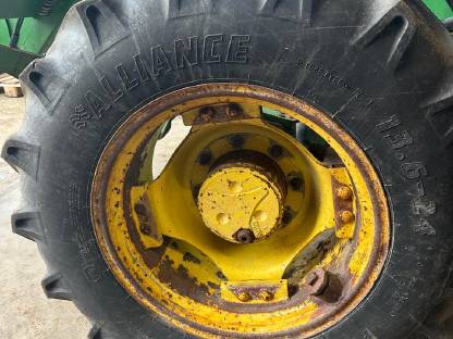 Bild 3:Forstreifen John Deere