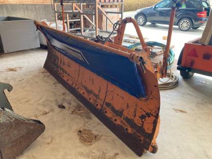 Bild 2:Schneepflug Schmidt MF 3.3