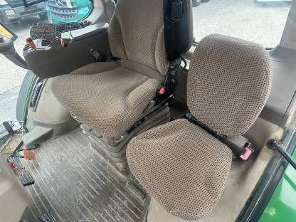 Bild 8:John Deere 8335 R