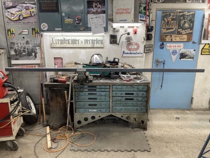 Suche: VW Oldtimer, alte Werkstatteinrichtungen, Schilder
