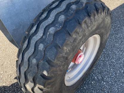 Bild 8:Vakuumat Güllefass 2.200 l