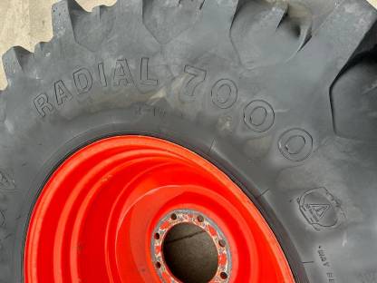 Bild 6:Kompletträder für Claas Medion