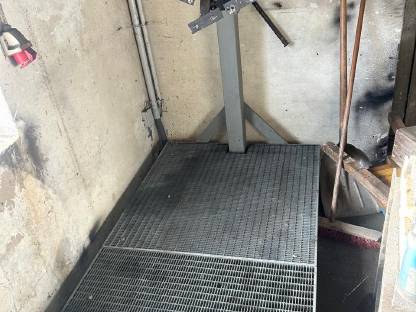 Bild 2:Motor Reparaturständer