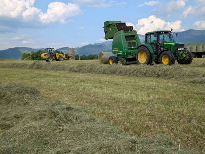Bild 3:Bio-Austria Heuballen