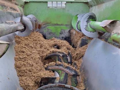 Bild 4:Faresin  Futtermischwagen