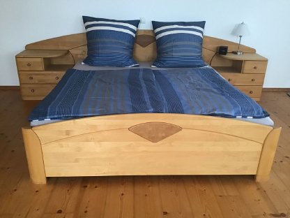 Erlen-Vollholzschlafzimmer