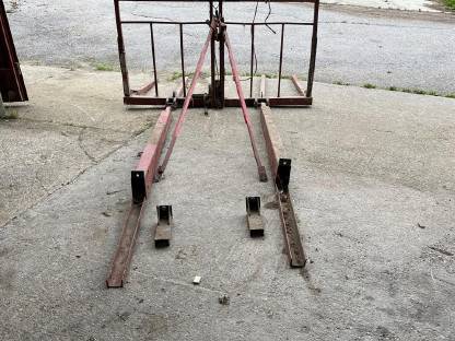 Bild 4:Frontladerverlängerung mit Heugabel