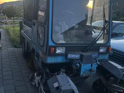 Bild 2:Schmidt Kehrmaschine ( kein Multicar/Ladog)