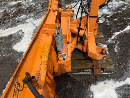 Bild 2:Hauer Schneepflug