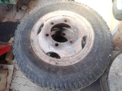 Bild 3:Anhängerreifen