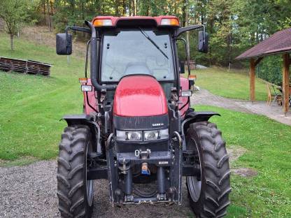 Bild 2:Case JXU 85 mit Frontlader
