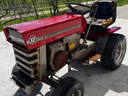 Massey Ferguson 12 Oldtimer Rasentraktor