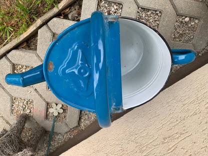 Bild 2:Gießkanne antik Emaille