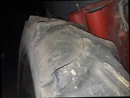 Bild 2:Reifen 11.2R44 Kleber